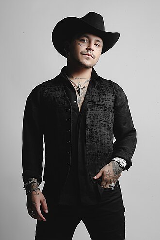 Retrato de Christian Nodal