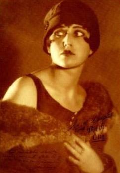 Retrato de Carmen Mondragón