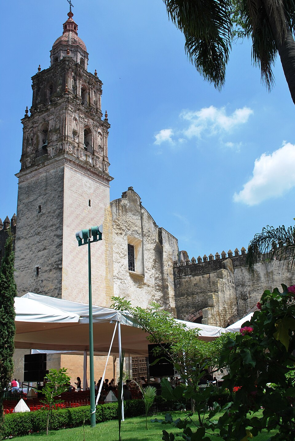 Monasterios en las faldas del Popocatépetl
