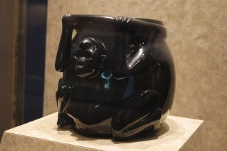 Vasija del monito de obsidiana