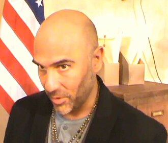 Retrato de Héctor Suárez Gomís