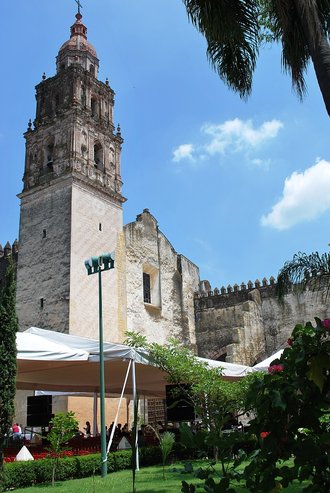 Monasterios en las faldas del Popocatépetl
