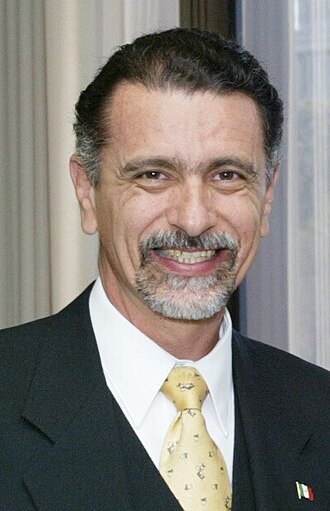 Retrato de Carlos Abascal Carranza