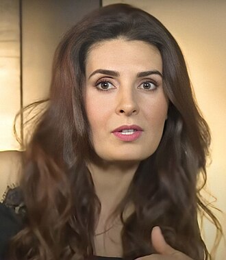 Retrato de Mayrín Villanueva
