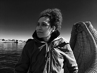 Retrato de Claudia Sainte–Luce